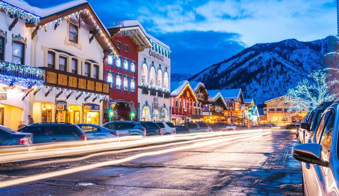 A picture of the Bavarian styled town Leavenworth during winter.